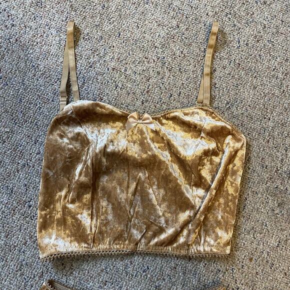 Y2K Feminine Sexy Pajamas Shorts Camisole CroppedTop Gold Velour Bow Romantic XS - Picture 6 of 8